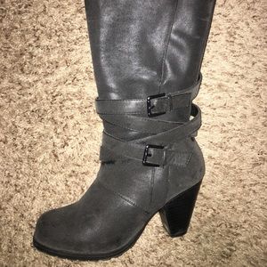 Gray 8 1/2 Levity wide calf boots